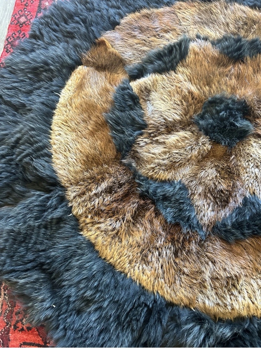 Vintage 1970’s Handmade Real Fur Patchwork Round Rug 50” Brown Black Lodge Decor - Picture 5 of 14